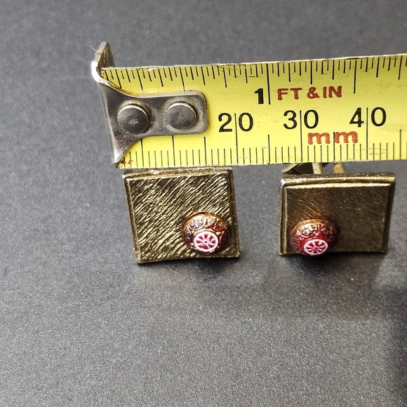 Celebrity NY Mid-Century Gold-Toned Cufflinks with Orange Accent - Picture 6 of 6